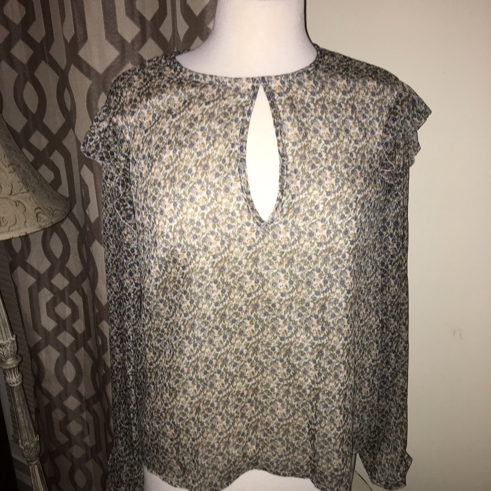 Beautiful blouse - Picture 2 of 3
